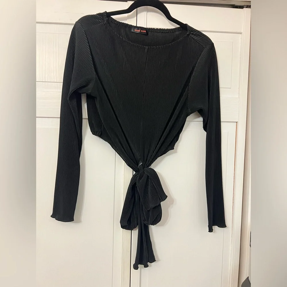 Plisse black top - Picture 1 of 3
